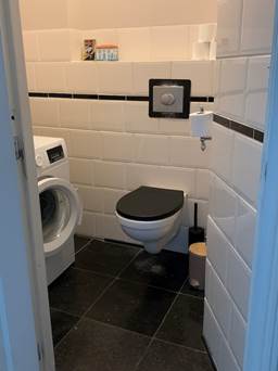 Afbeelding met overdekt, muur, badkamer, Sanitair armatuur

Door AI gegenereerde inhoud is mogelijk onjuist.